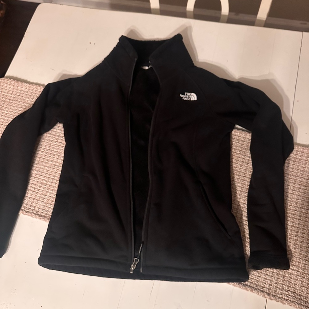 The North Face Women’s Black Full-Zip Fleece Jacket